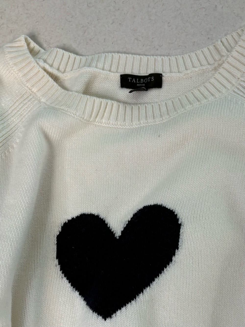 Closet Clean Out Women’s 13 Shirts/ Great For Resellers - Picture 10 of 16